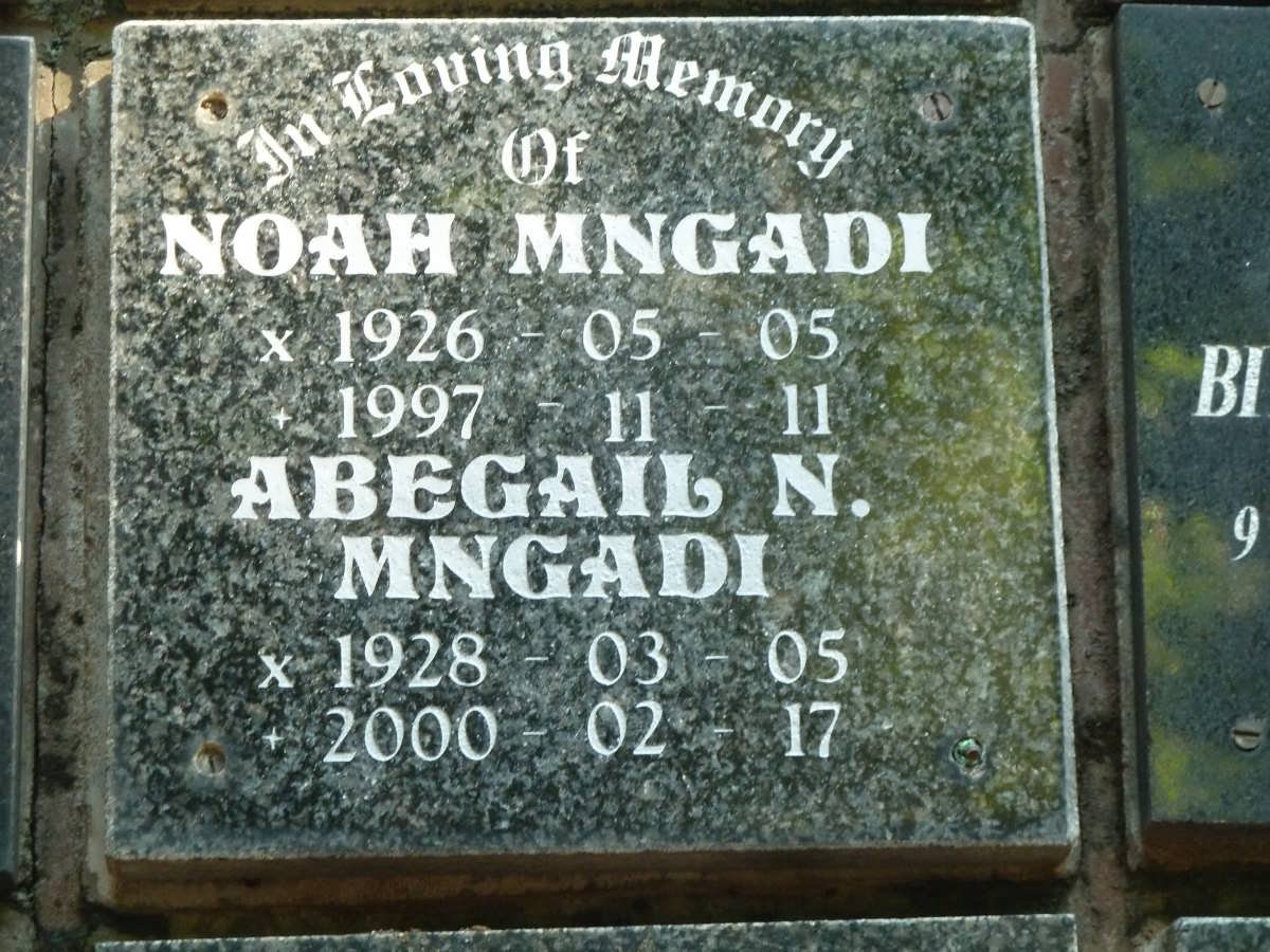 MNGADI Noah 1926-1997 &amp; Abegail N. 1928-2000