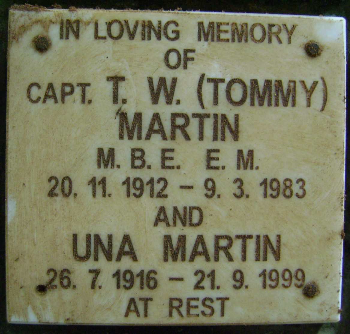 MARTIN T.W. 1912-1983 &amp; Una 1916-1999