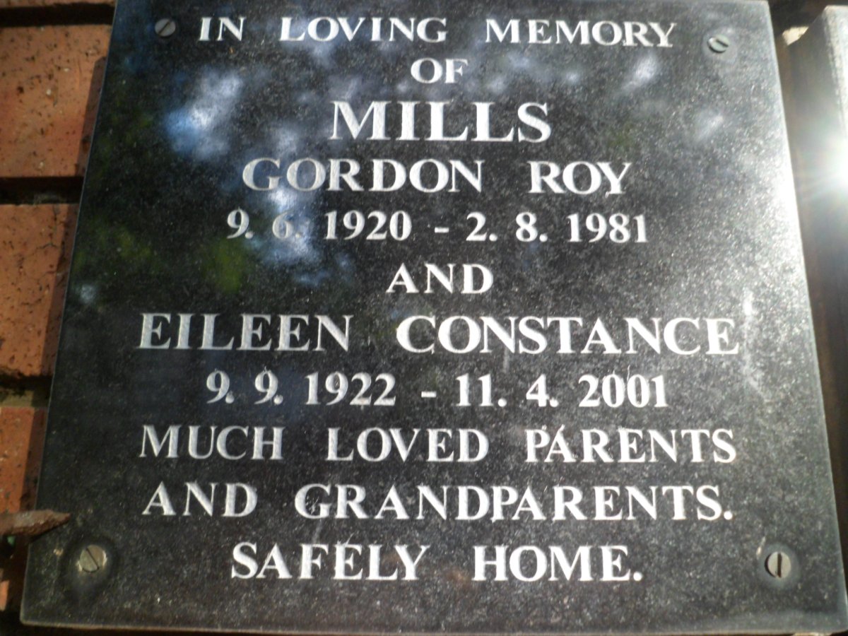 MILLS Gordon Roy 1920-1981 &amp; Eileen Constance 1922-2001