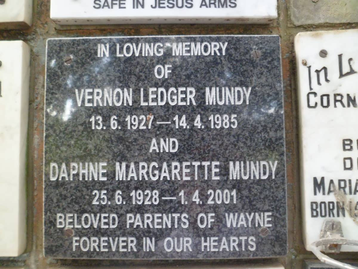 MUNDY Vernon Ledger 1927-1985 &amp; Daphne Margarette 1928-2001