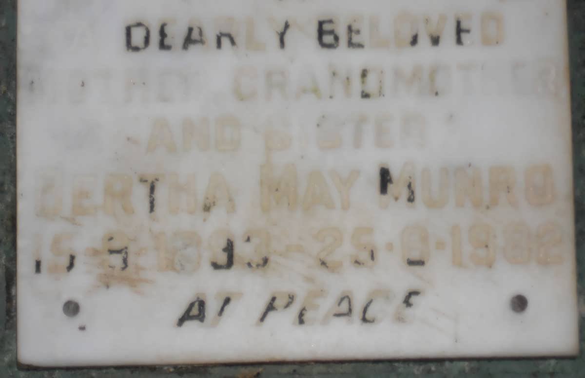 MUNRO Bertha May 1893-1982