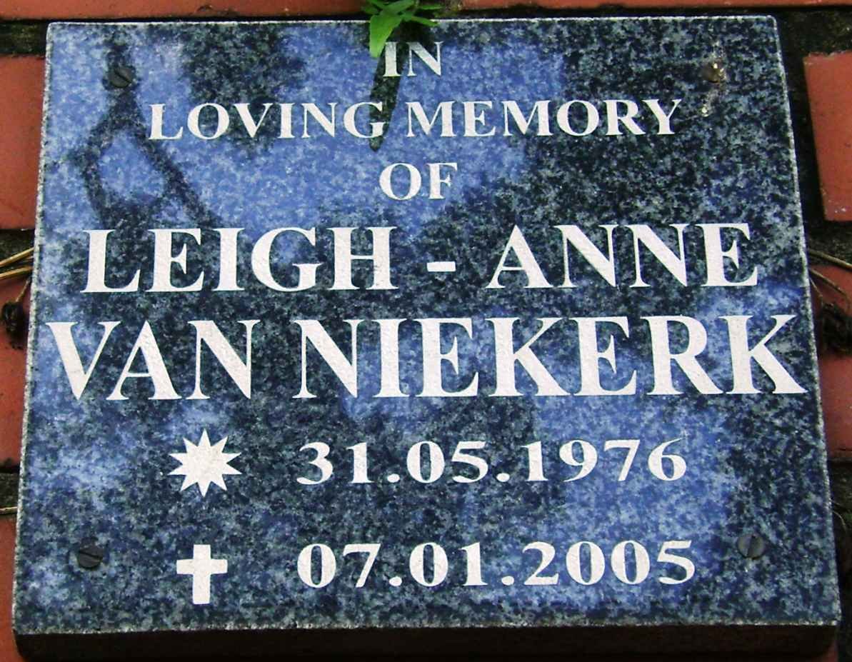 NIEKERK Leigh-Anne, van 1976-2005 