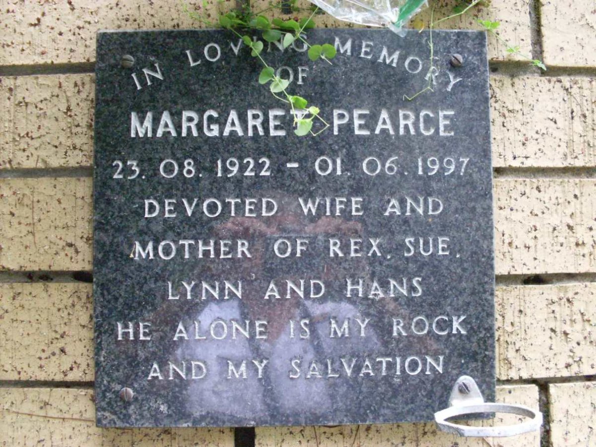 PEARCE Margaret 1922-1997
