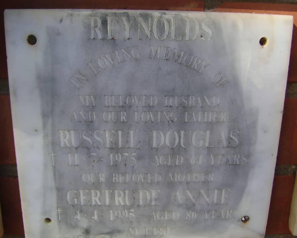 REYNOLDS Russell Douglas -1975 &amp; Gertrude Annie -1995