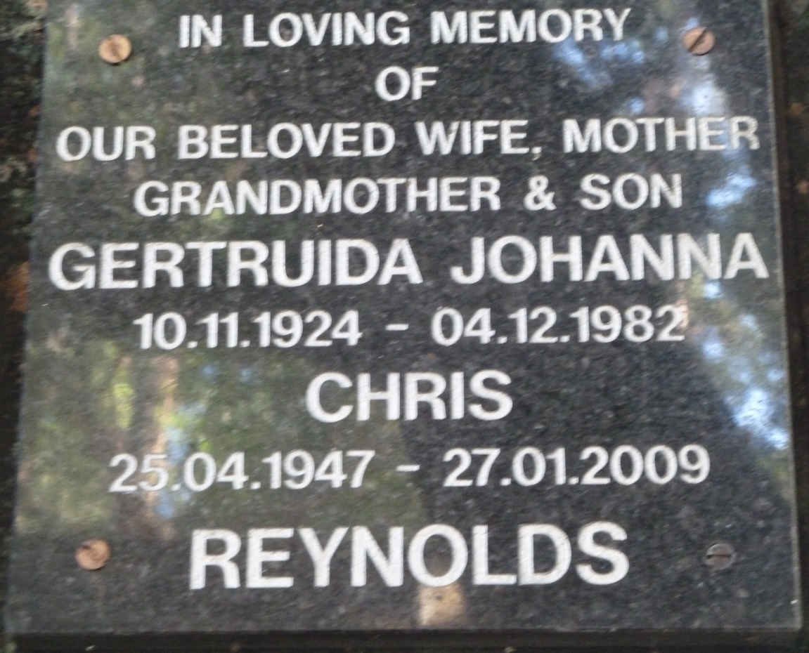 REYNOLDS Chris 1947-2009 &amp; Gertruida Johanna 1924-1982