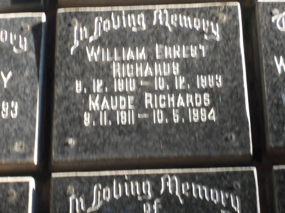 RICHARDS William Ernest 1910-1993 &amp; Maude 1911-1994