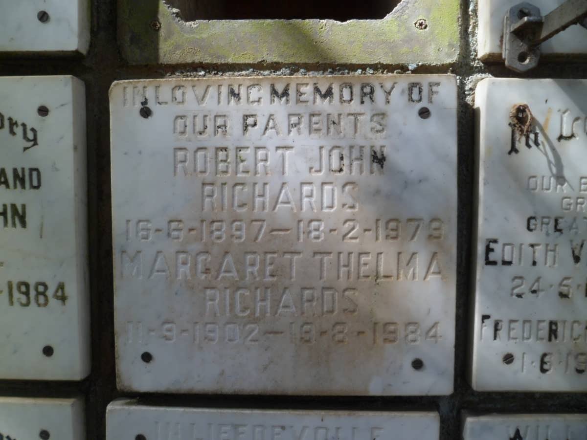 RICHARDS Robert John 1897-1979 &amp; Margaret Thelma 1902-1984