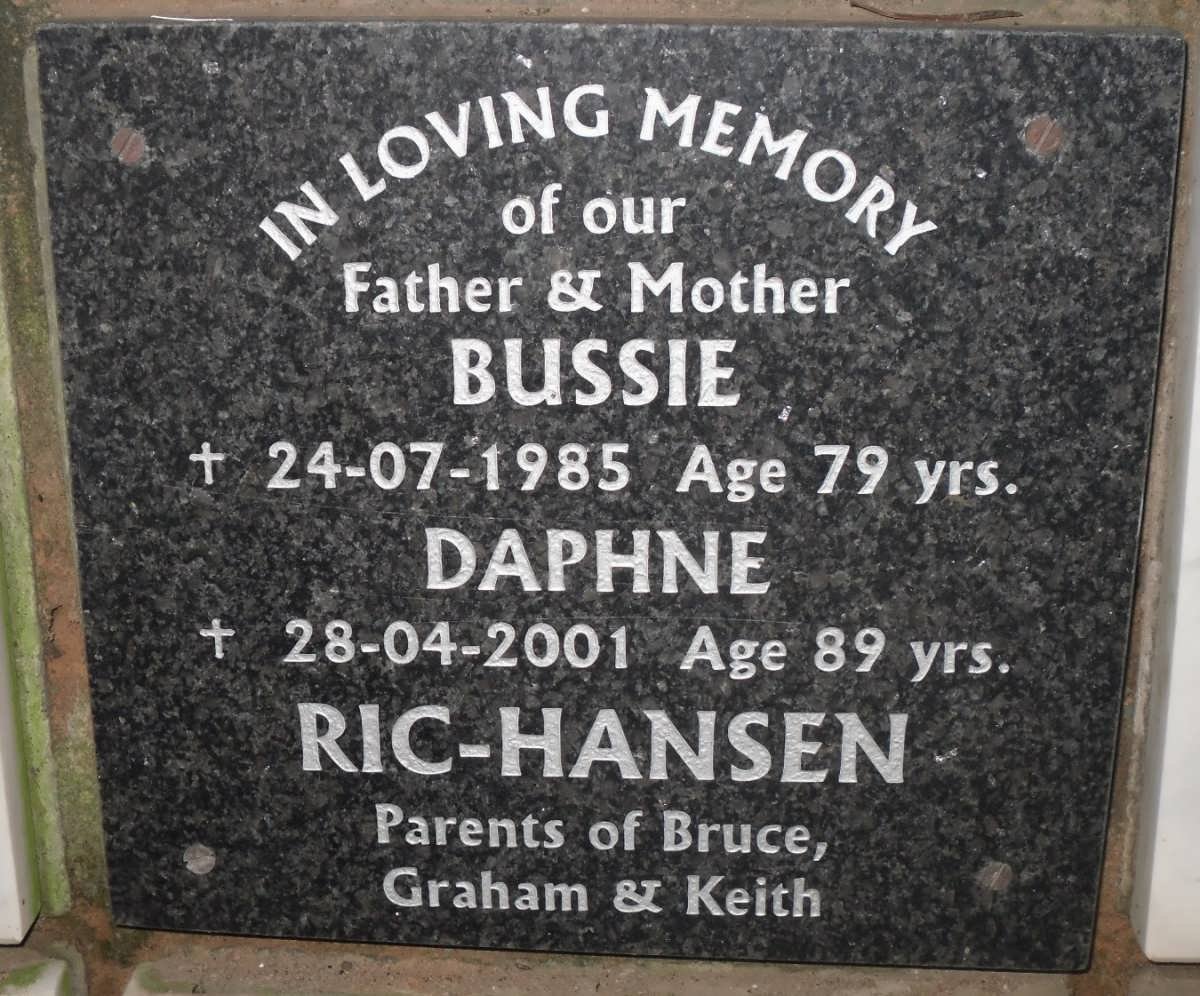 RIC-HANSEN Bussie -1985 &amp; Daphne -2001
