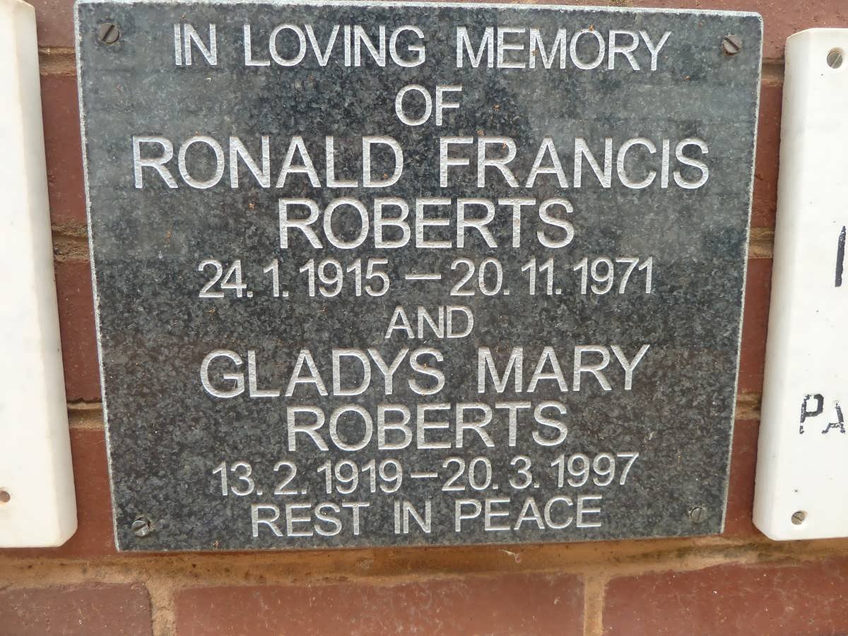 ROBERTS Ronald Francis 1915-1971 &amp; Gladys Mary 1919-1997