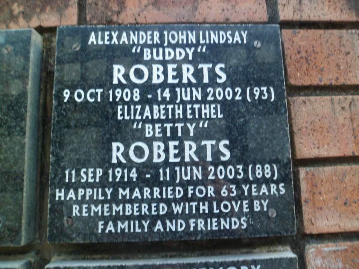 ROBERTS Alexander John Lindsay 1908-2002 &amp; Elizabeth Ethel 1914-2003