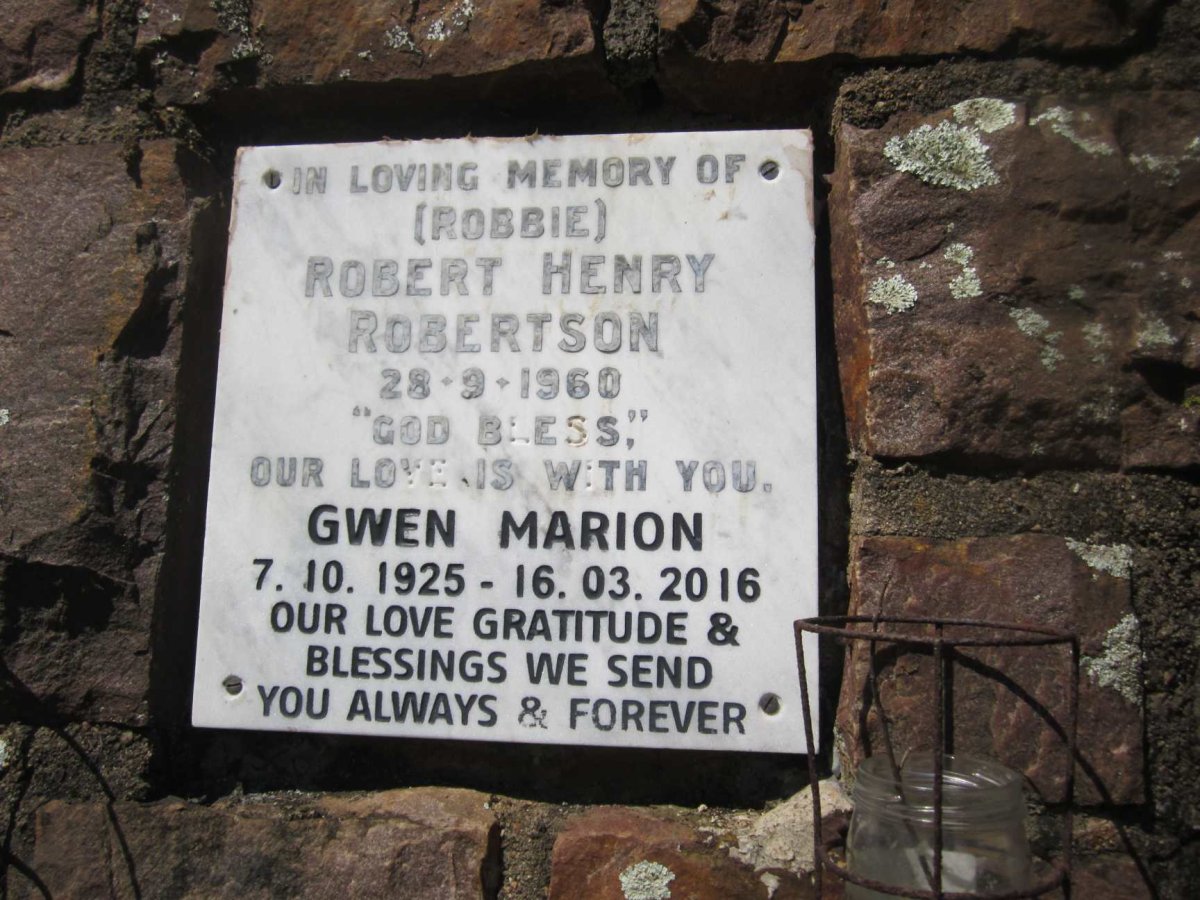 ROBERTSON Robert Henry 1960 &amp; Gwen Marion 1925-2016