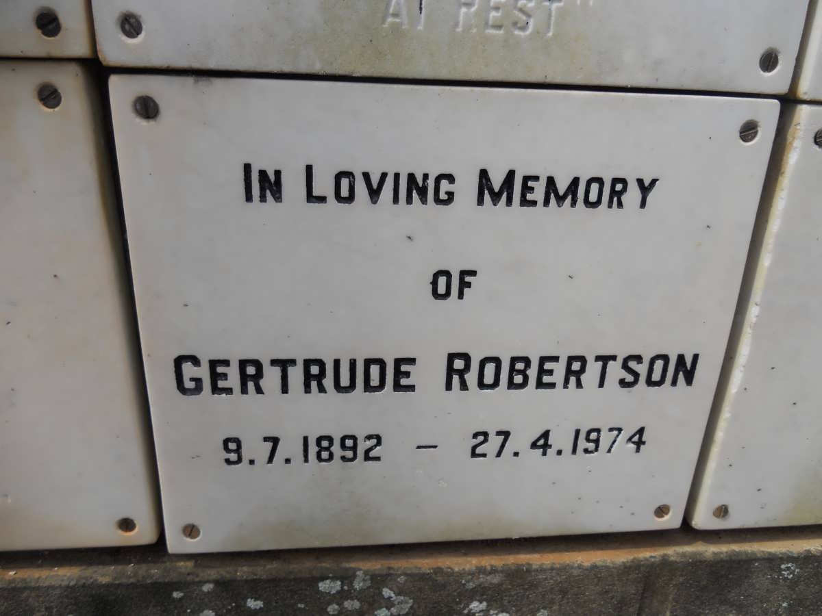 ROBERTSON Gertrude 1892-1974