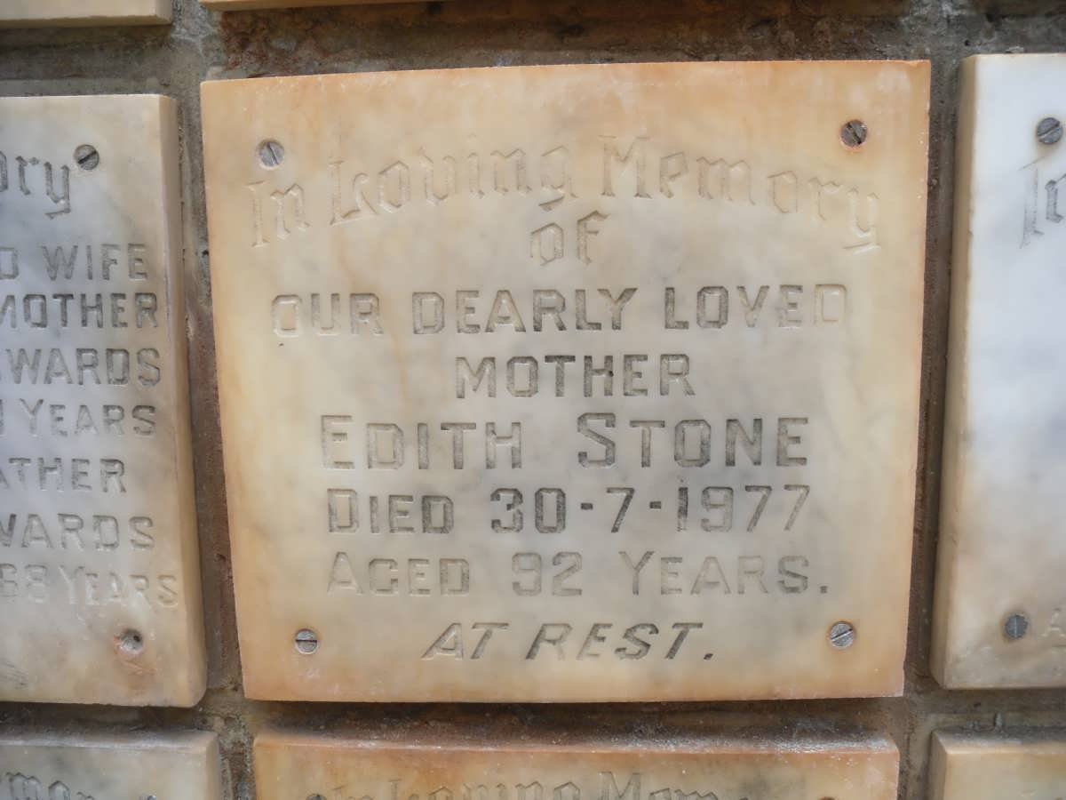 STONE Edith -1977