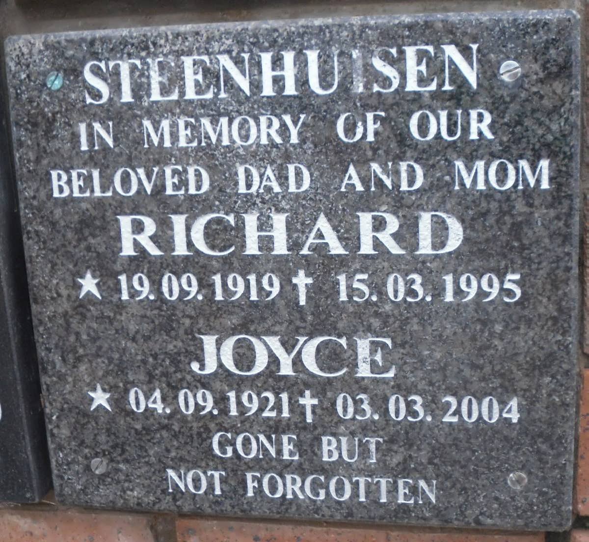 STEENHUISEN Richard 1919-1995 &amp; Joyce 1921-2004