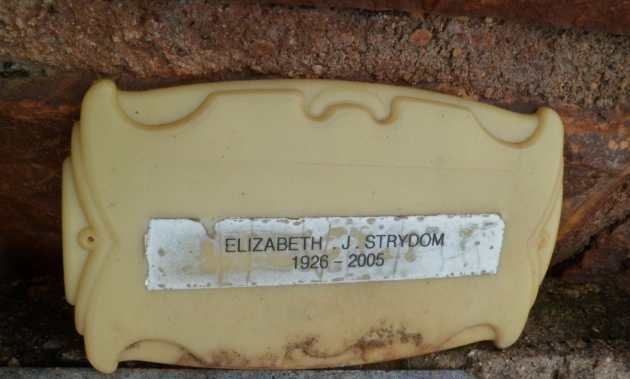 STRYDOM Elizabeth J. 1926-2005