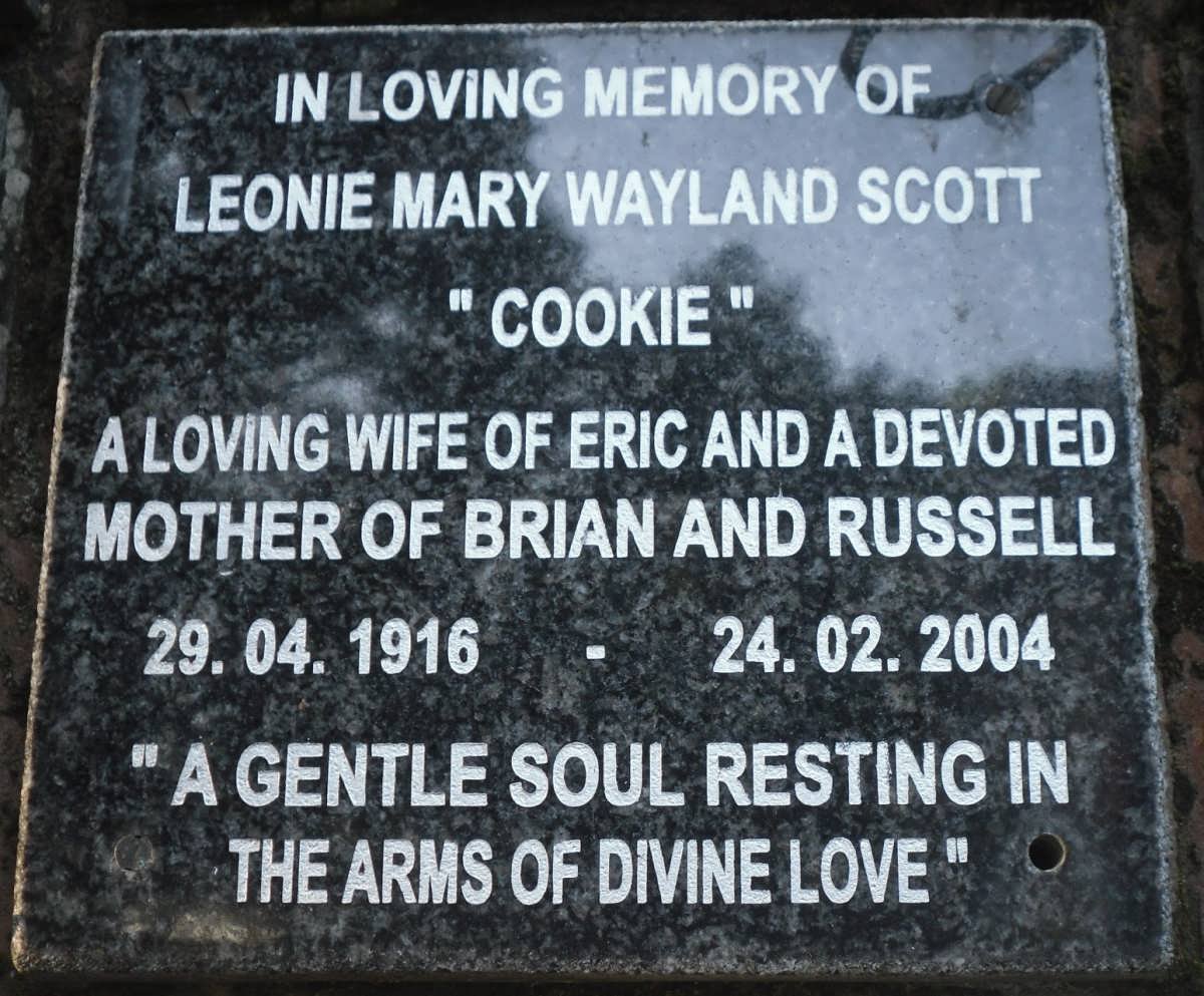 SCOTT Leonie Mary Wayland 1916-2004