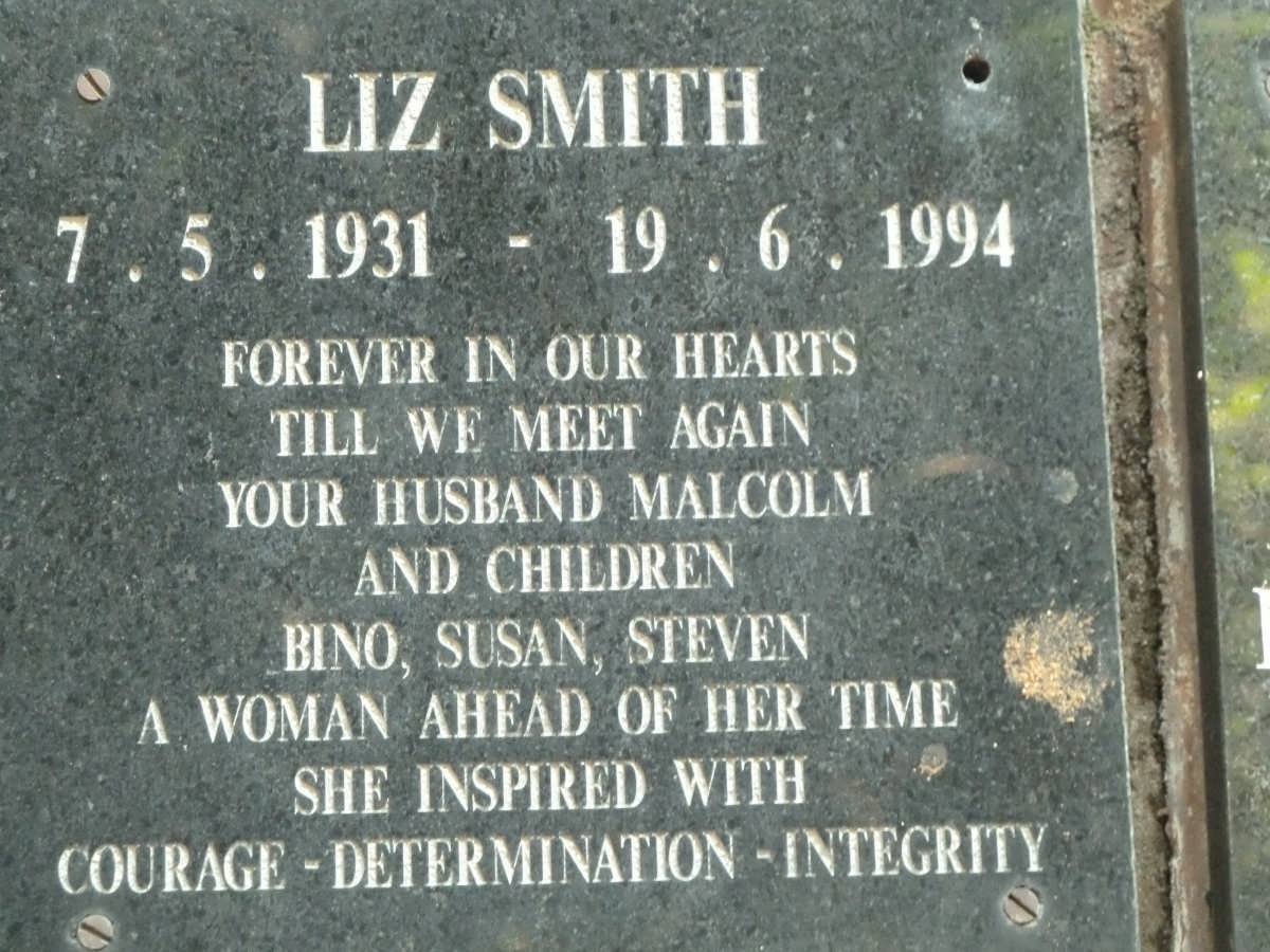 SMITH Liz 1931-1994