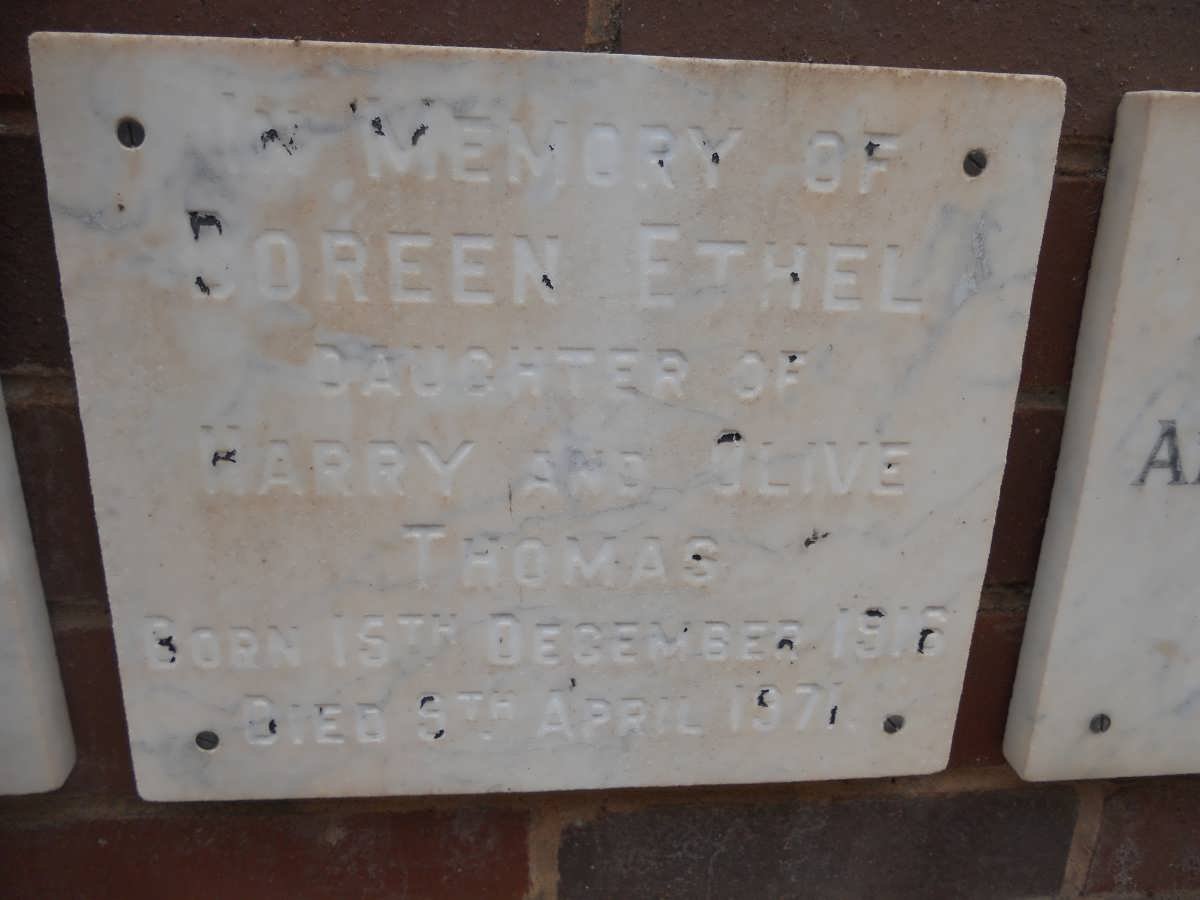 THOMAS Doreen Ethel 1916-1971