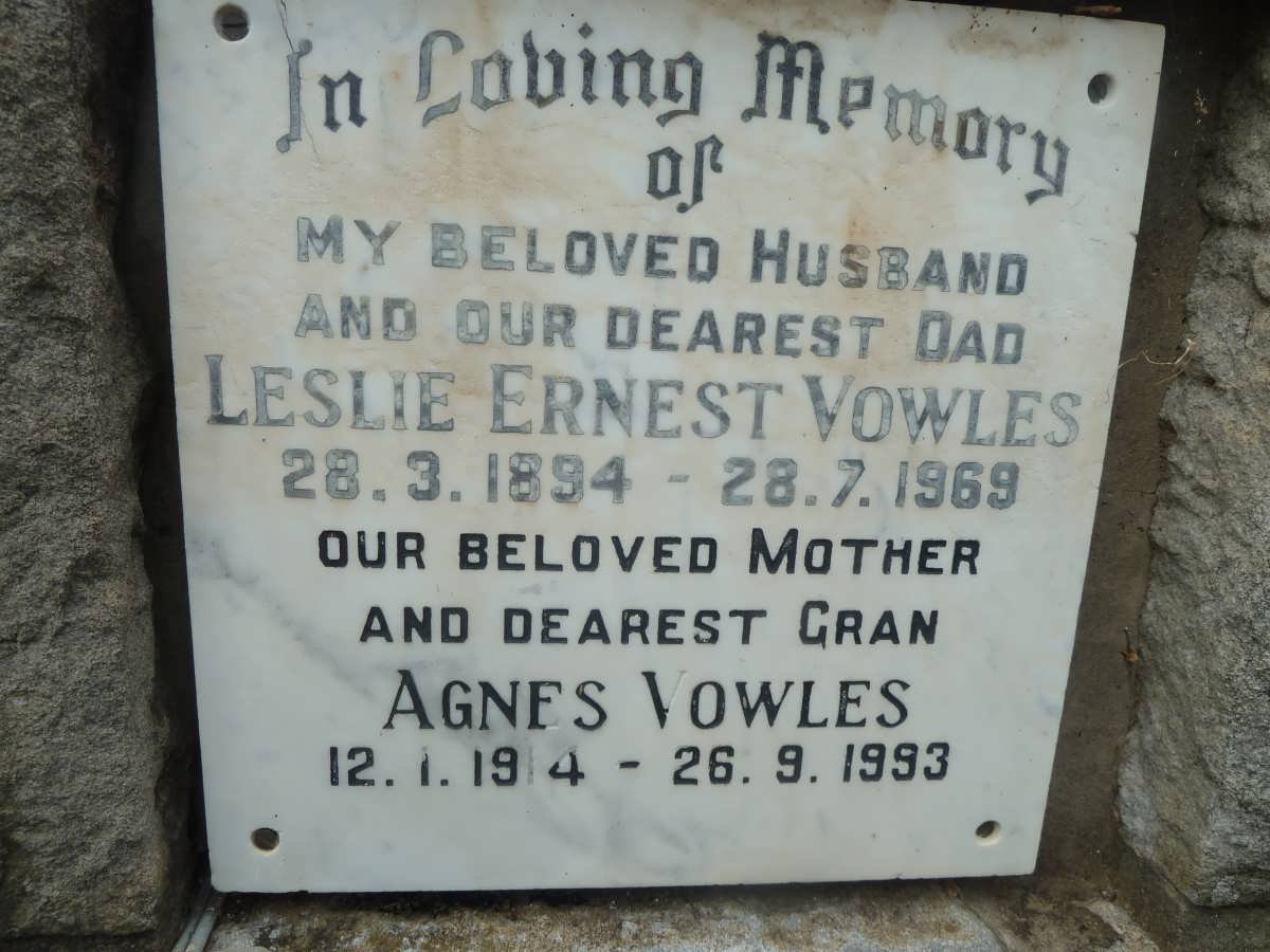 VOWLES Leslie Ernest 1894-1969 &amp; Agnes 1914-1993