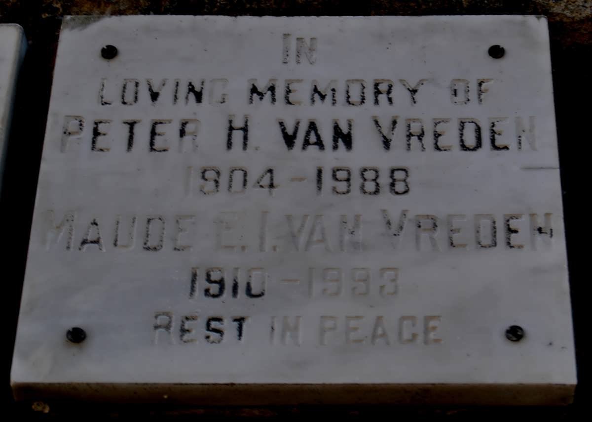 VREDEN Peter H., van 1904-1988 &amp; Maude E.I. 1910-1993