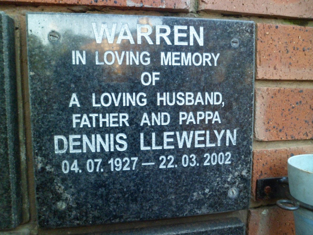 WARREN Dennis Llewelyn 1927-2002