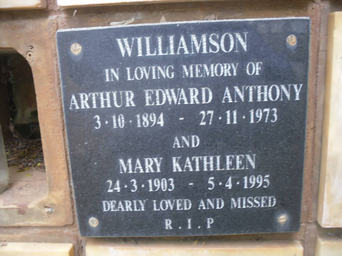 WILLIAMSON Arthur Edward Anthony 1894-1973 &amp; Mary Kathleen 1903-1995