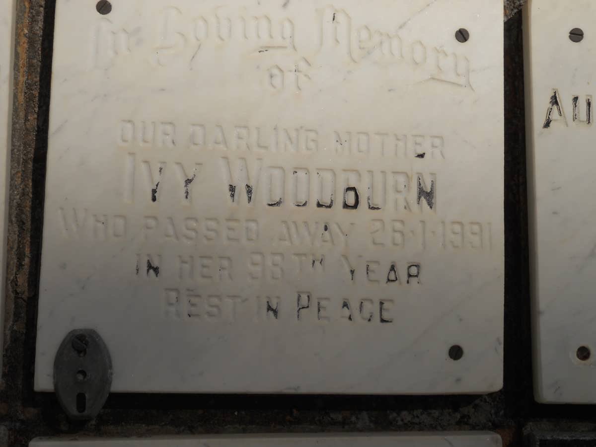 WOODBURN Ivy -1991