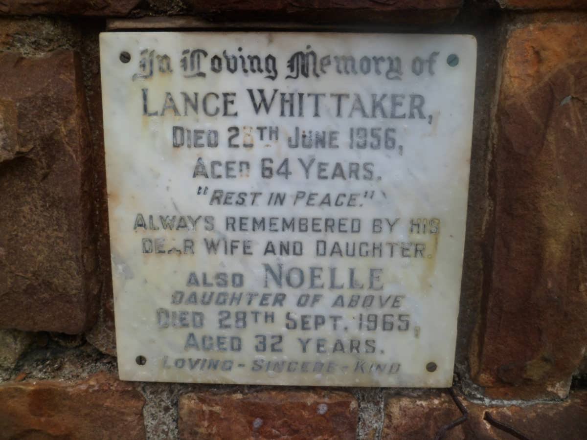 WHITTAKER Lance -1956  :: WHITTAKER Noelle -1965