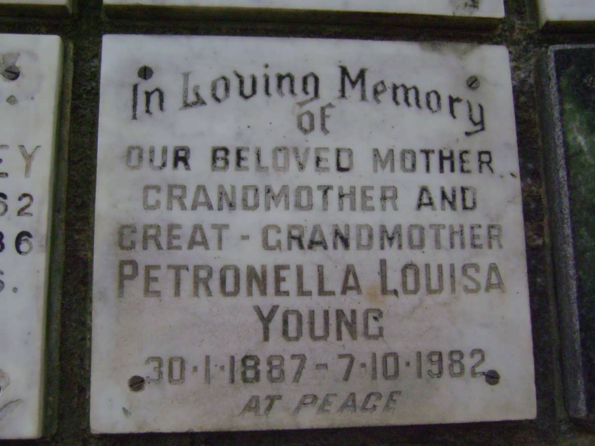 YOUNG Petronella Louisa 1887-1982