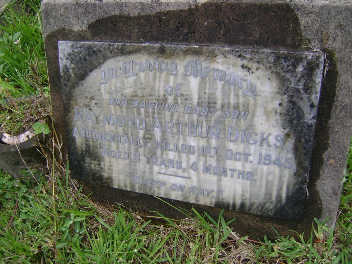 DICKS Raymond Arthur -1945