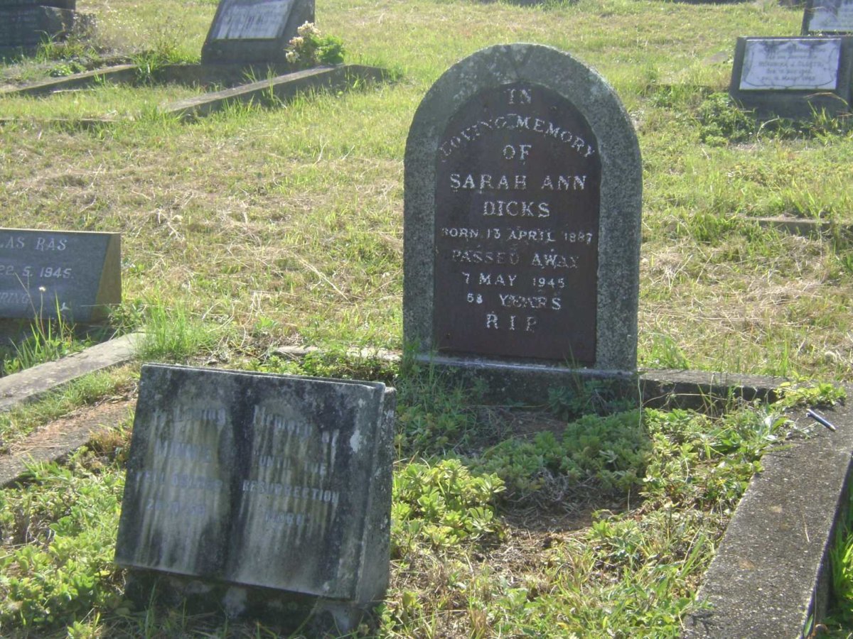 DICKS Sarah Ann 1887-1945 :: ASHE Minnie Angelina -1959