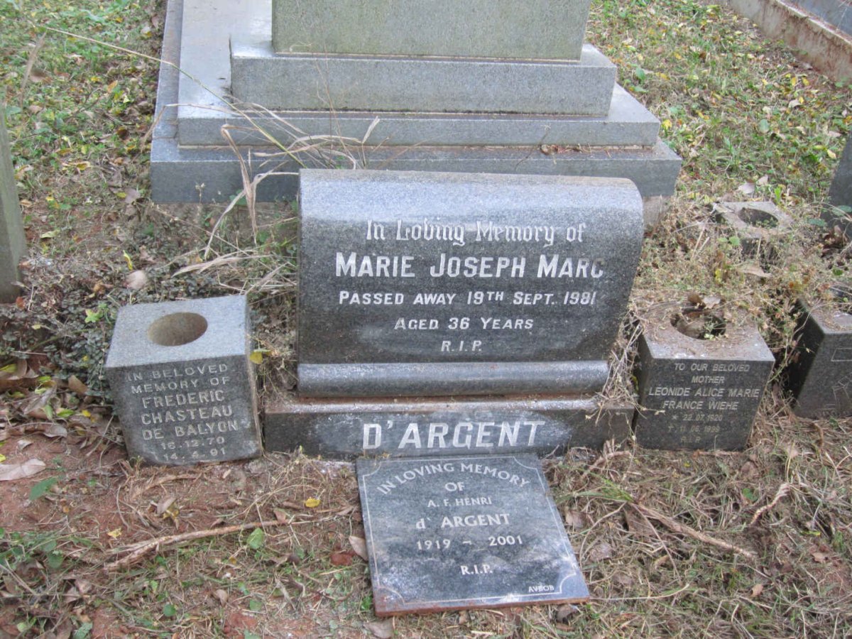 D'ARGENT A.F. Henri 1919-2001 :: WIEHE Leonide Alice Marie France 1920-1999 :: BALYON Frederic Chasteau, de 1970-1991