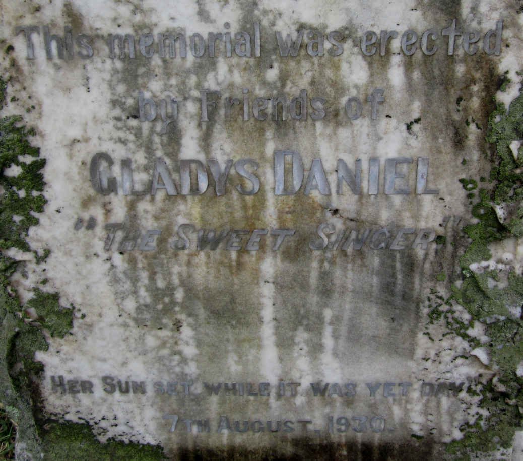 DANIEL Gladys -1930