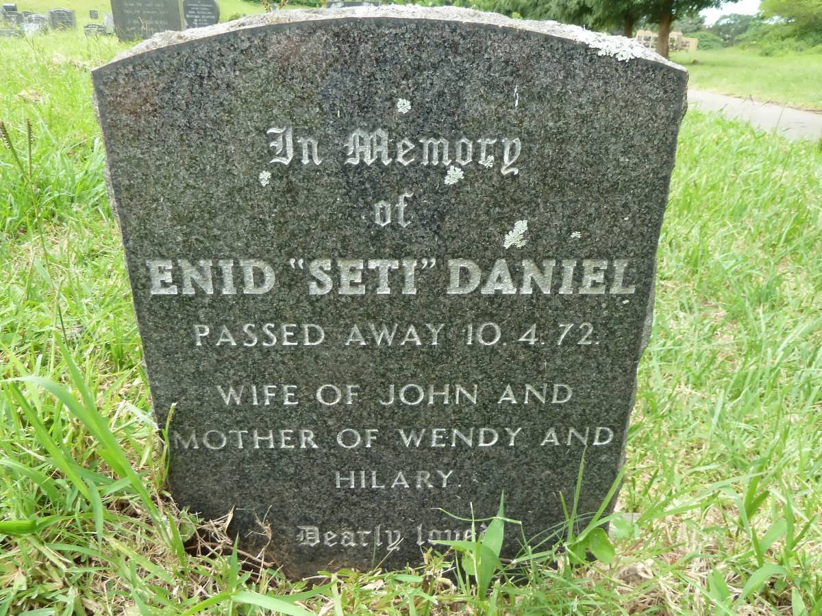 DANIEL Enid -1972