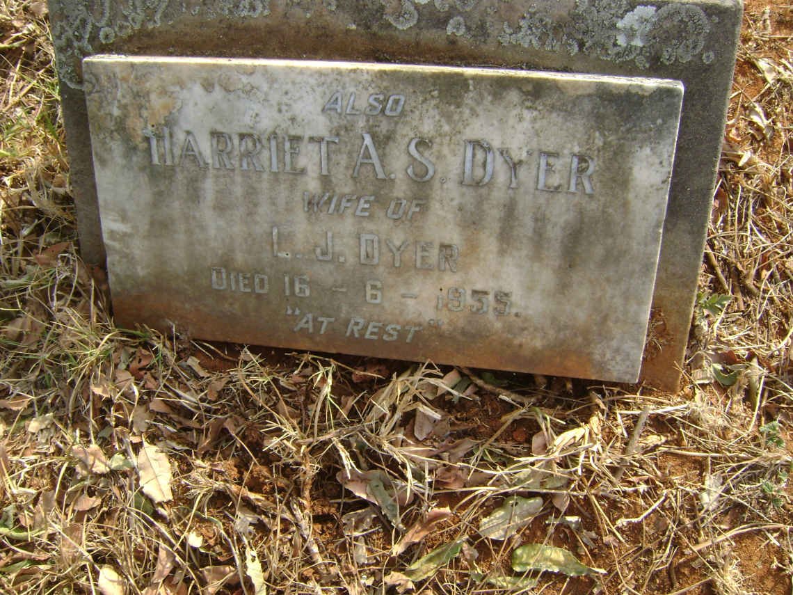 DYER Leslie James -1943 &amp; Harriet A. -1955