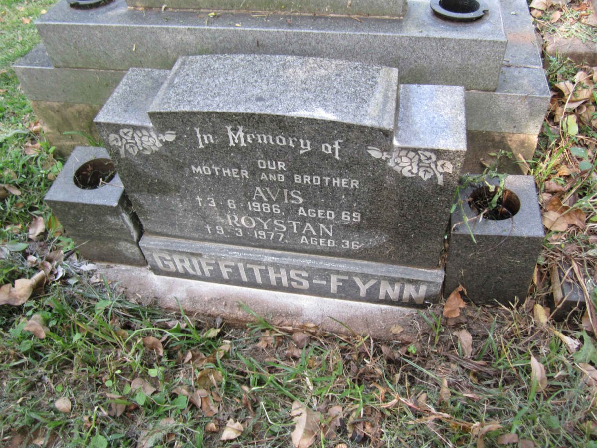 FYNN Avis, Griffiths -1986 :: FYNN Roystan, Griffiths -1977