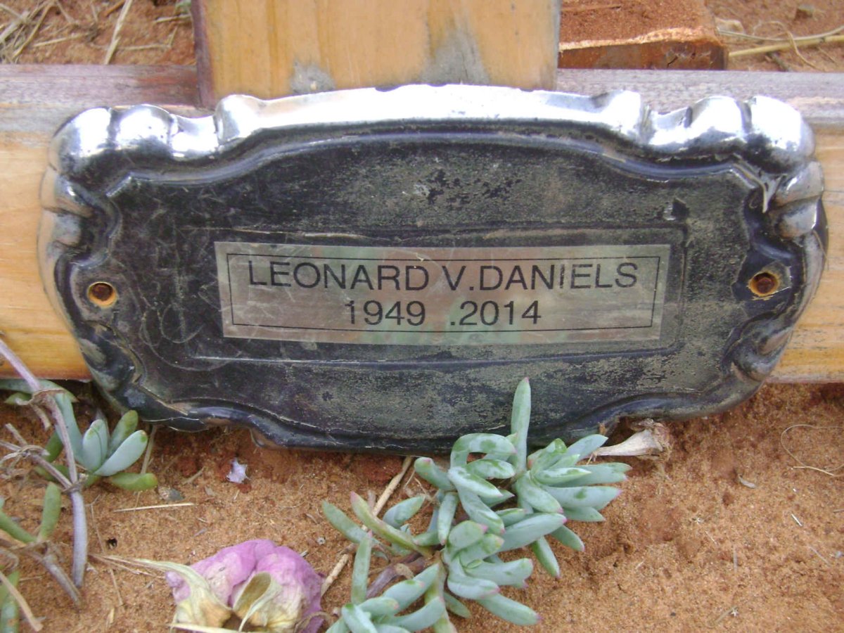 DANIELS Leonard V. 1949-2014