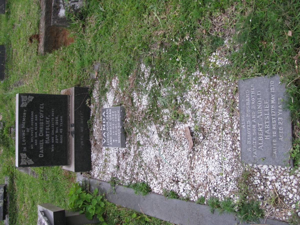 HARTSLIEF Vanda 1922-2007 :: HARTSLIEF Albert Arnold -1970 :: HARTSLIEF Daniel Christoffel -1966