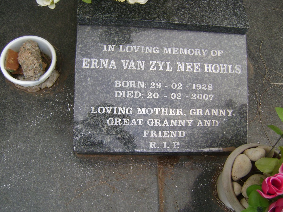 VAN ZYL Erna nee HOHLS 1928-2007