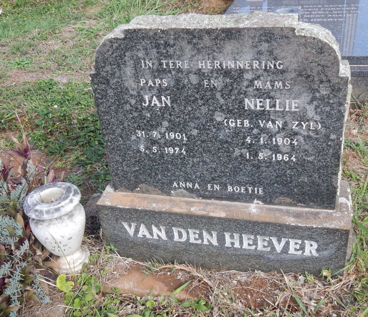 HEEVER Jan, van den 1901-1974 &amp; Nellie VAN ZYL 1904-1964