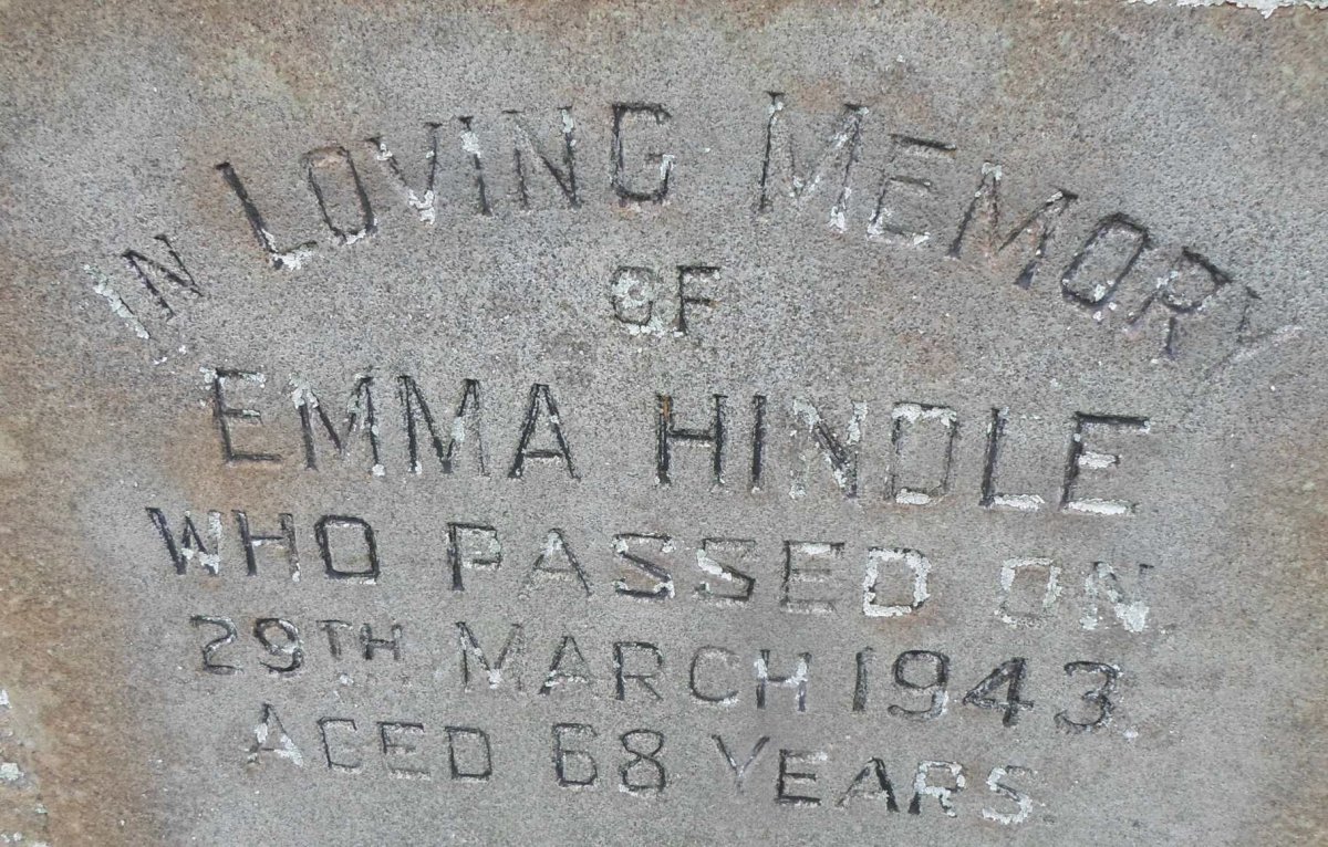HINDLE Frank -1947 &amp; Emma -1943