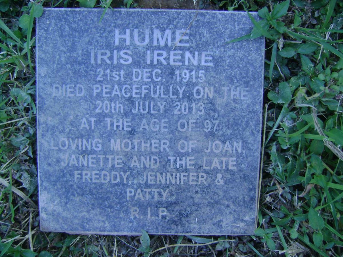 HUME Iris Irene 1915-2013
