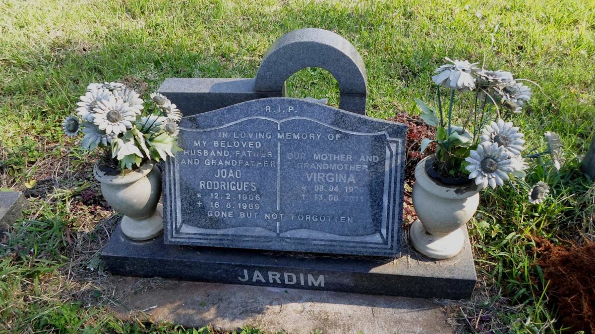 JARDIM Joao Rodrigues 1906-1989 &amp; Virgina 1920-2011