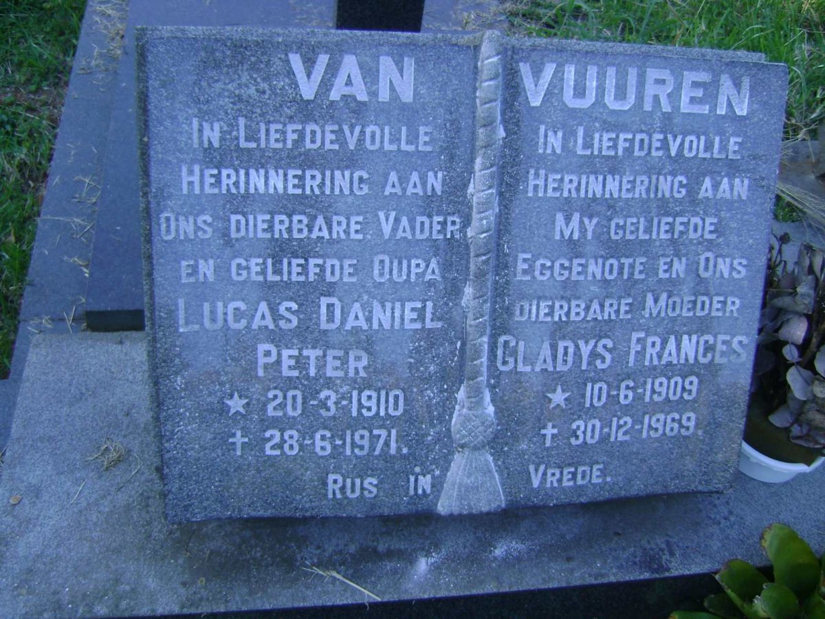 VUUREN Lucas Daniel Peter, van 1910-1971 &amp; Gladys Frances 1909-1969