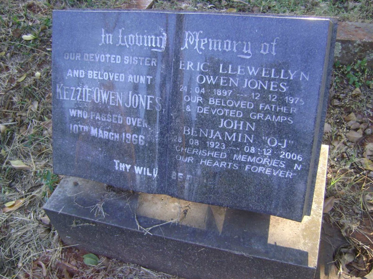 JONES Eric Llewelyn, OWEN 1897-1975 :: OWEN JONES Kezzie -1966 :: OWEN JONES John Benjamin 1923-2006