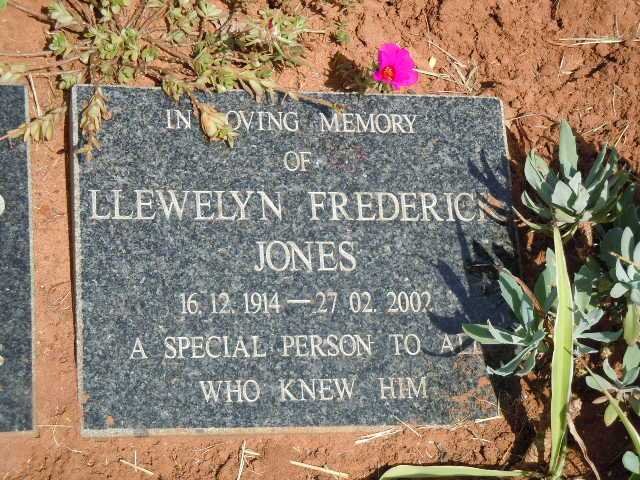 JONES Llewelyn Frederick 1914-2002