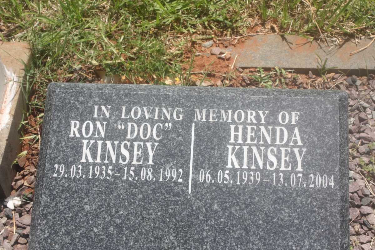 KINSEY Ron 1935-1992 &amp; Henda 1939-2004