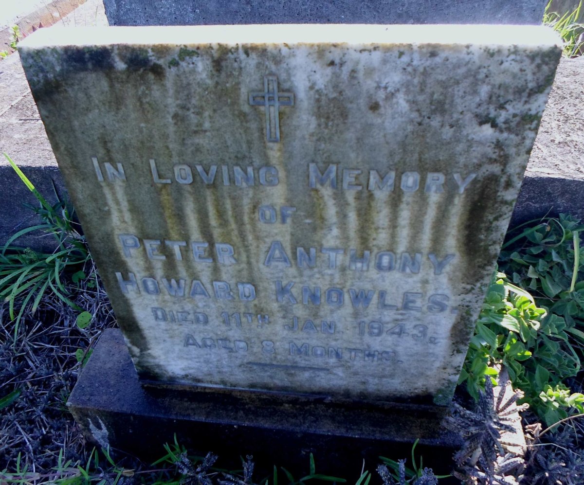 KNOWLES Peter Anthony Howard -1943
