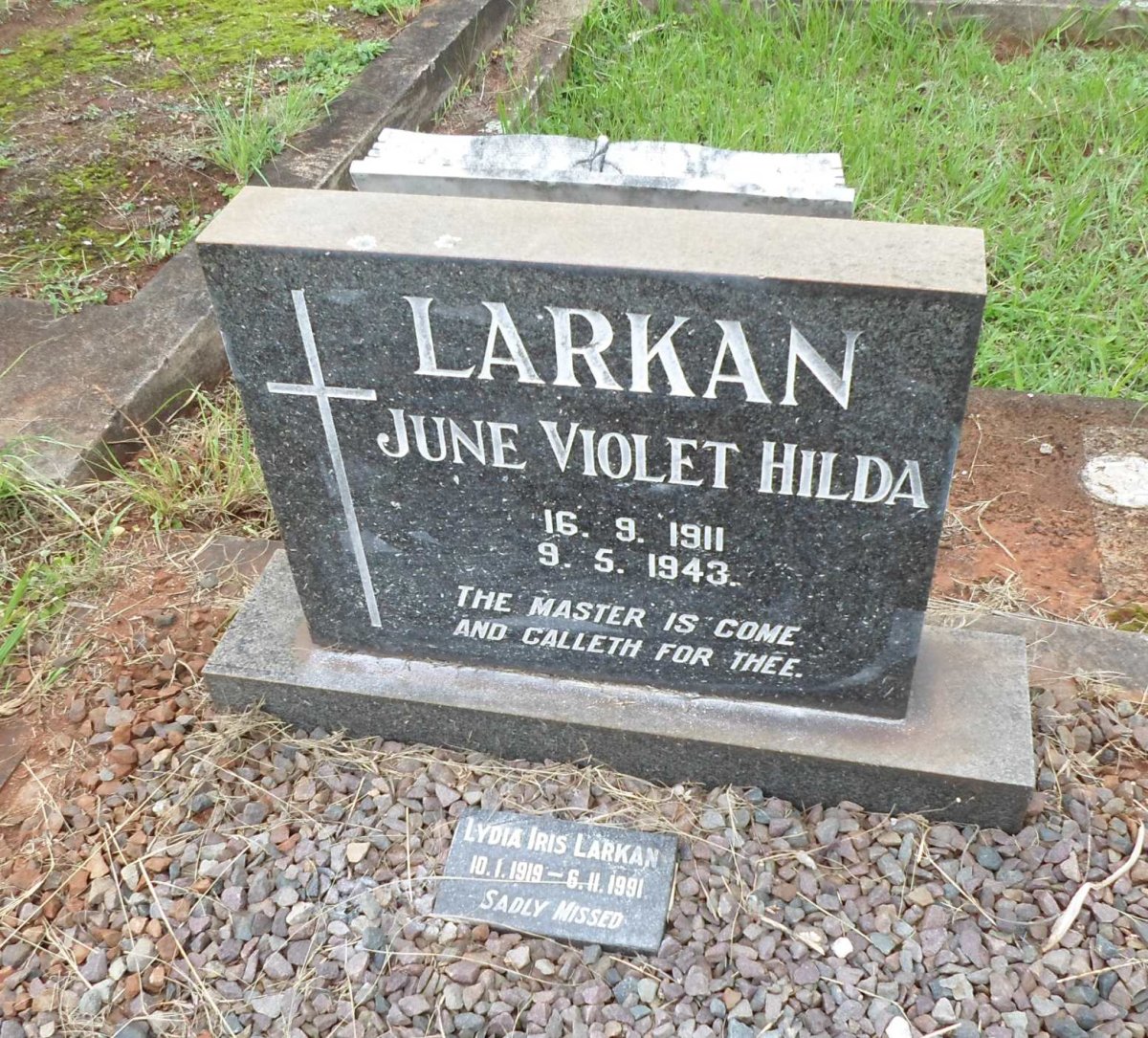 LARKAN June Violet Hilda 1911-1943 :: LARKAN Lydia Iris 1919-1991