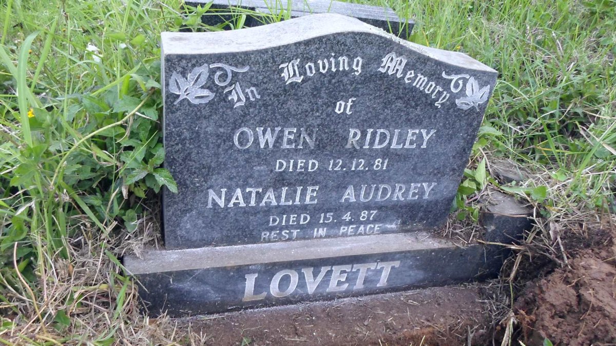 LOVETT Owen Ridley -1981 &amp; Natalie Audrey -1987